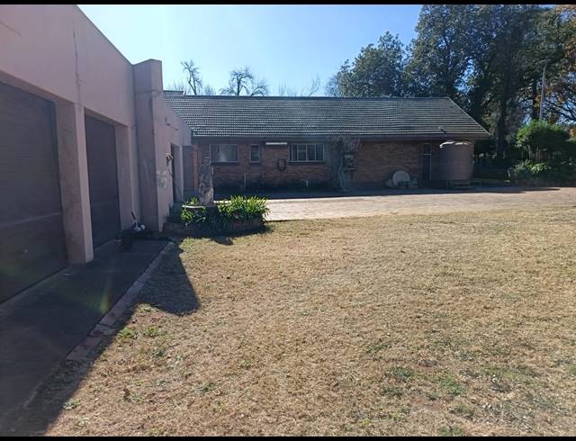 5 BEDROOM HOUSE FOR SALE IN THREE RIVERS
